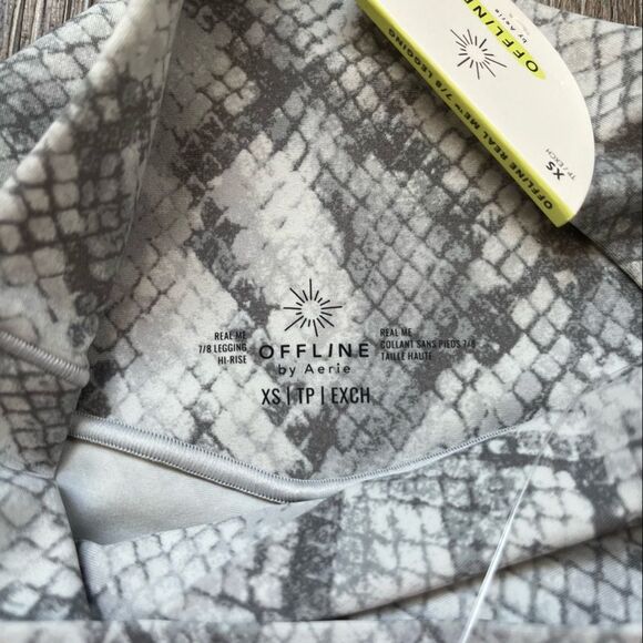 Offline by Aerie NWT 7/8 Real Me Hi-Rise Snakeskin Leggings - XS - Picture 5 of 8